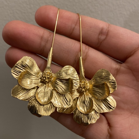 Gold Tone Gingko Leaf Fairy Earrings - Picture 6 of 8